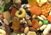 Сушеные фрукты и орехи